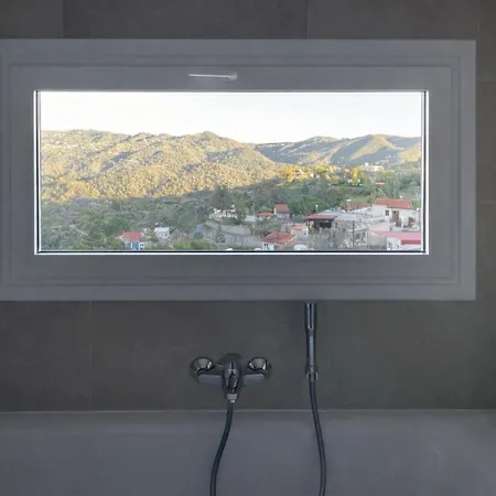 House Of Light, Mountain Retreat בית נופש Dierona